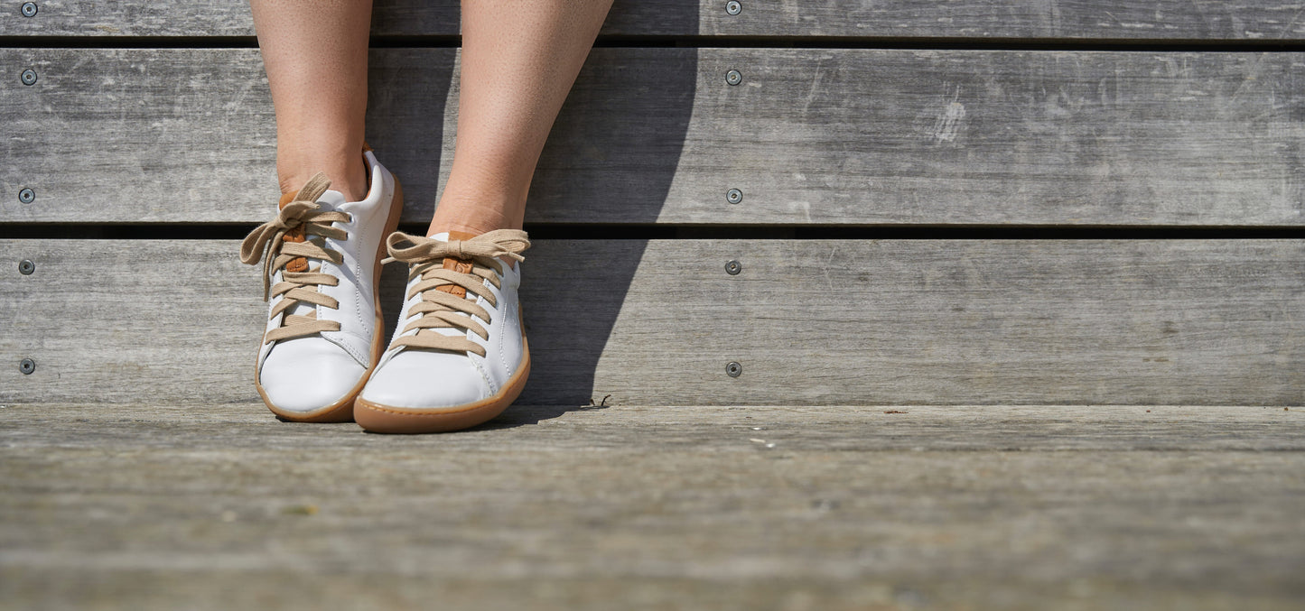 Aylla Keck Womens barfods sneakers i læder til kvinder i farven white, lifestyle