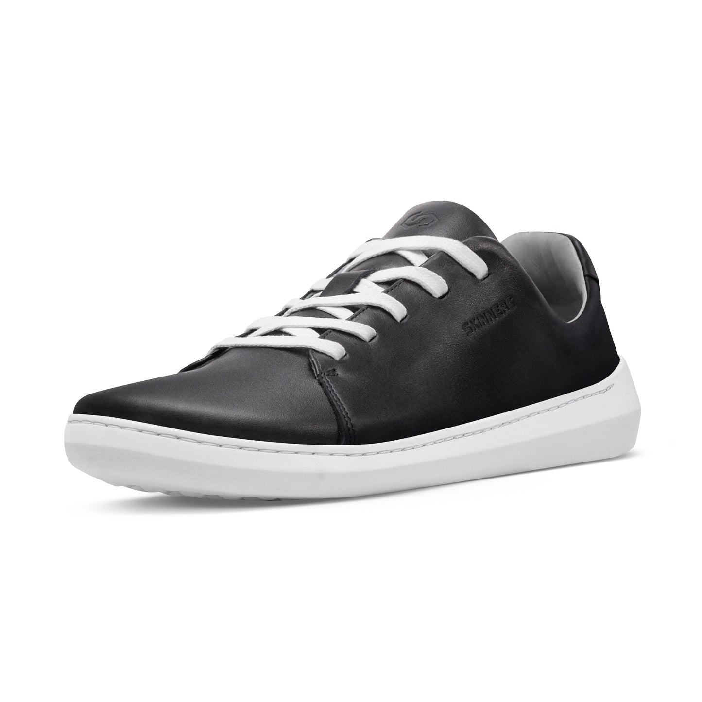 Mærkbare Walker barfods sneakers til kvinder og mænd i farven black / white, vinklet