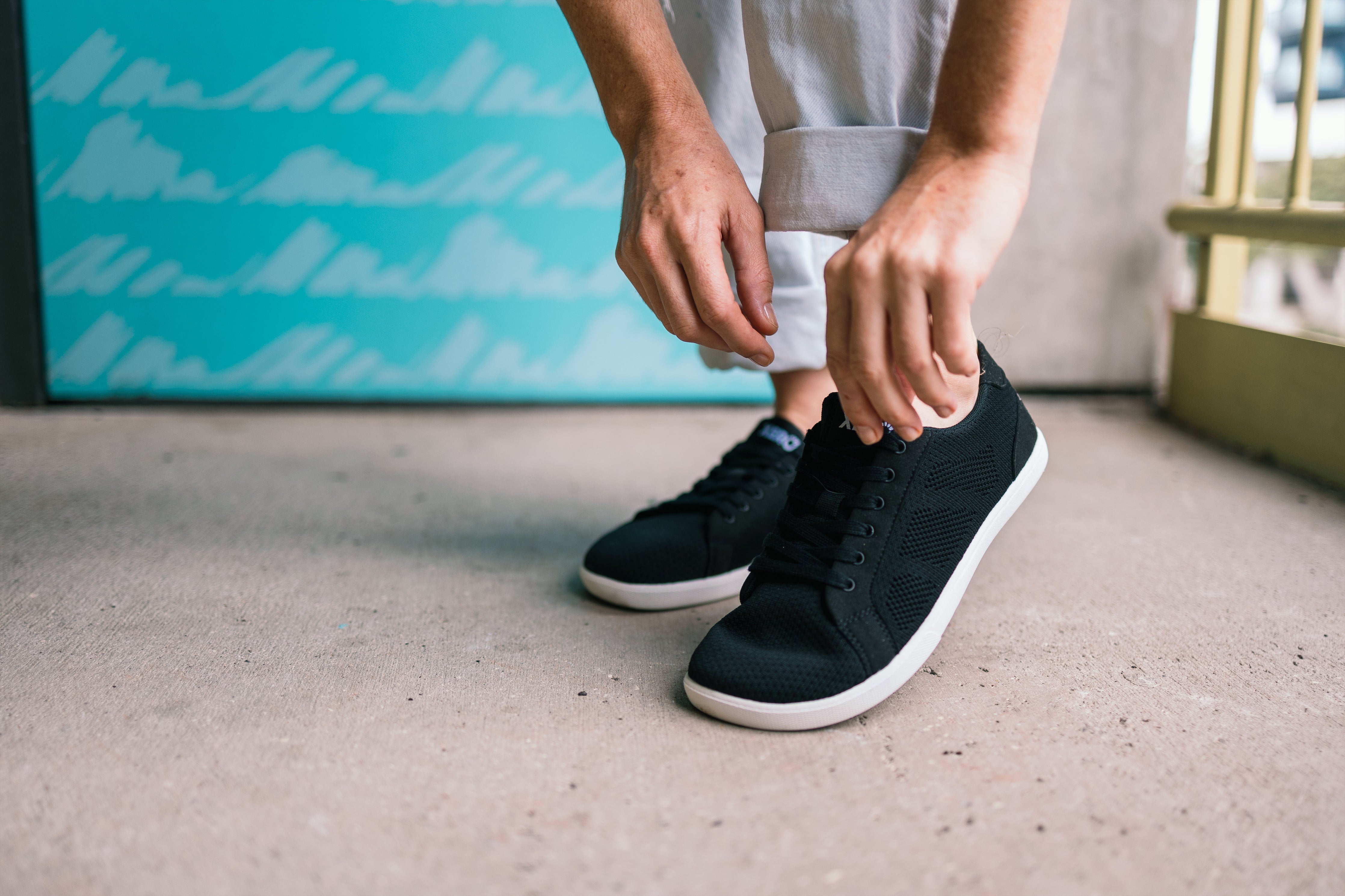 Xero Shoes Dillon Mens barfods sneakers til mænd i farven black, lifestyle