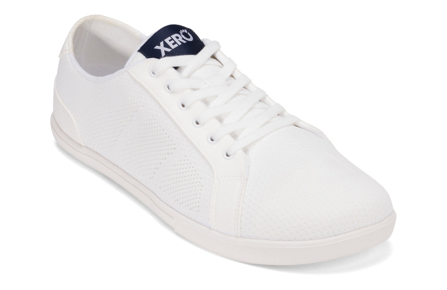 Xero Shoes Dillon Mens barfods sneakers til mænd i farven white, vinklet