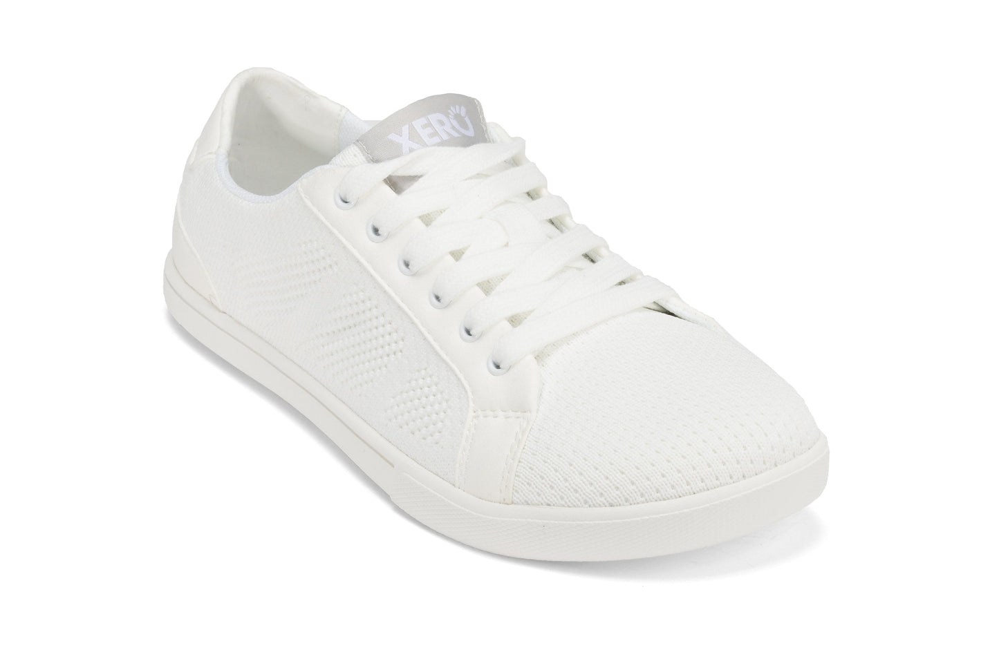 Xero Shoes Dillon Womens barfods sneakers til kvinder i farven white, vinklet