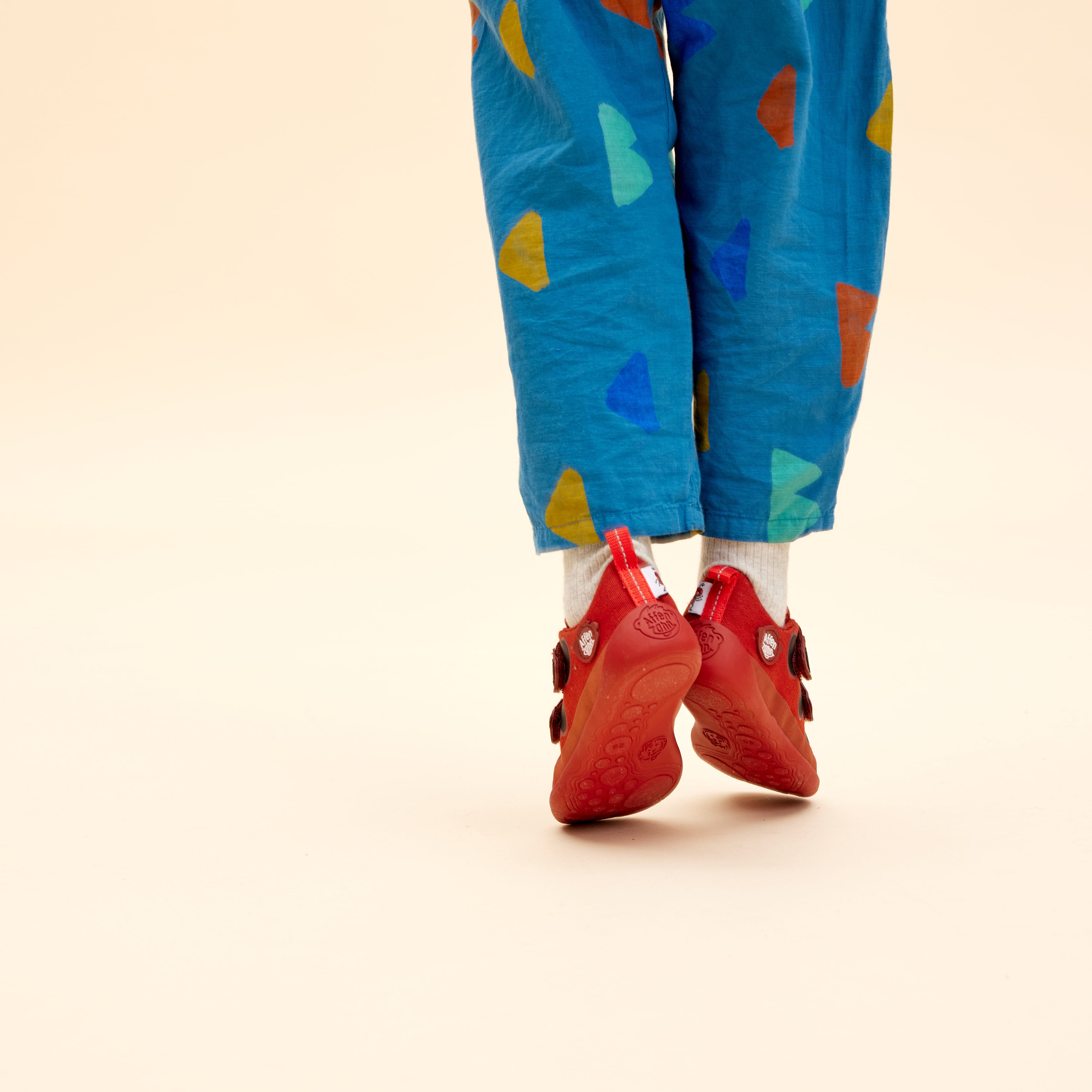 Affenzahn Cotton Lucky barfods overgangssko til børn i farven lady bug, lifestyle