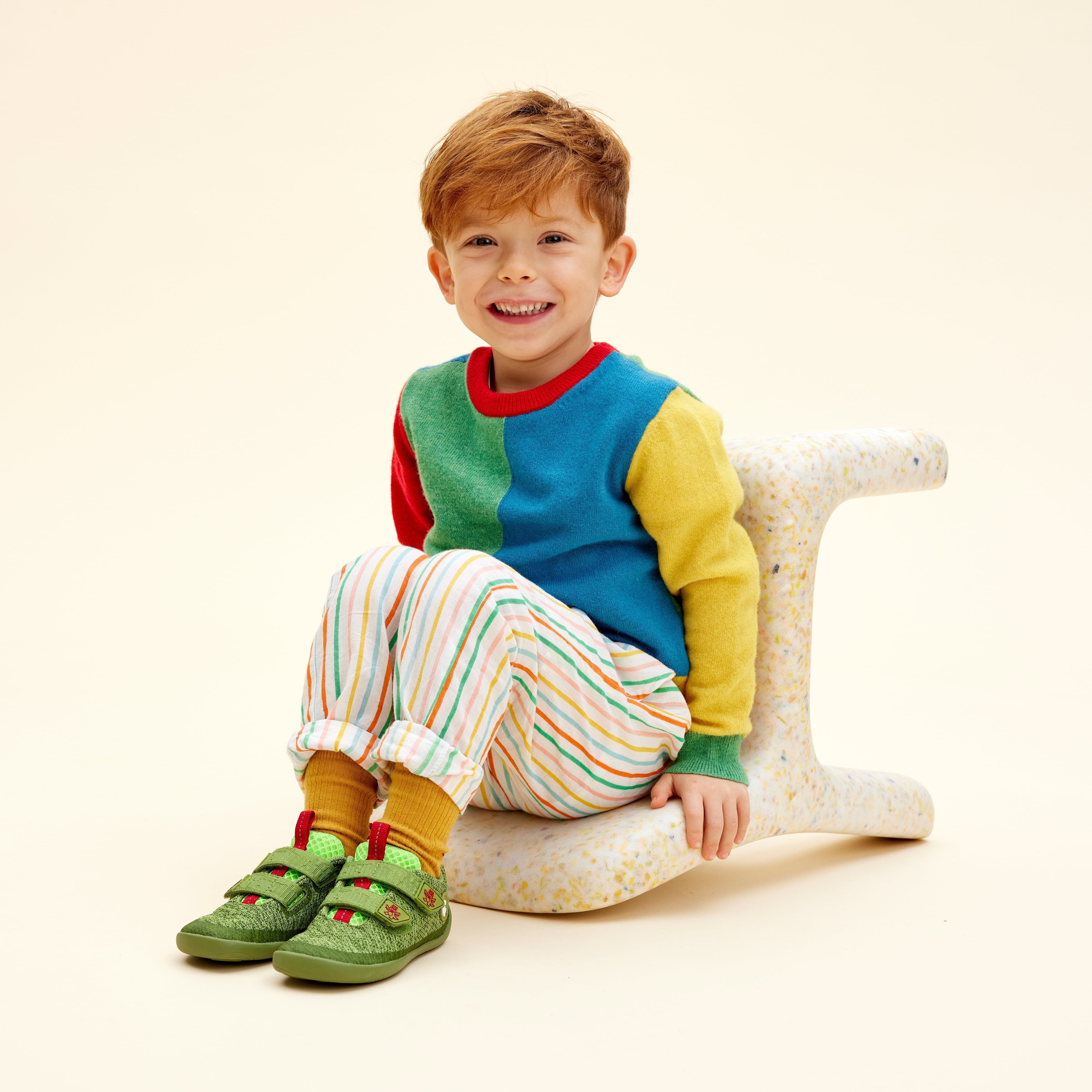 Affenzahn Knit Happy barfods sneakers til børn i farven dragon, lifestyle