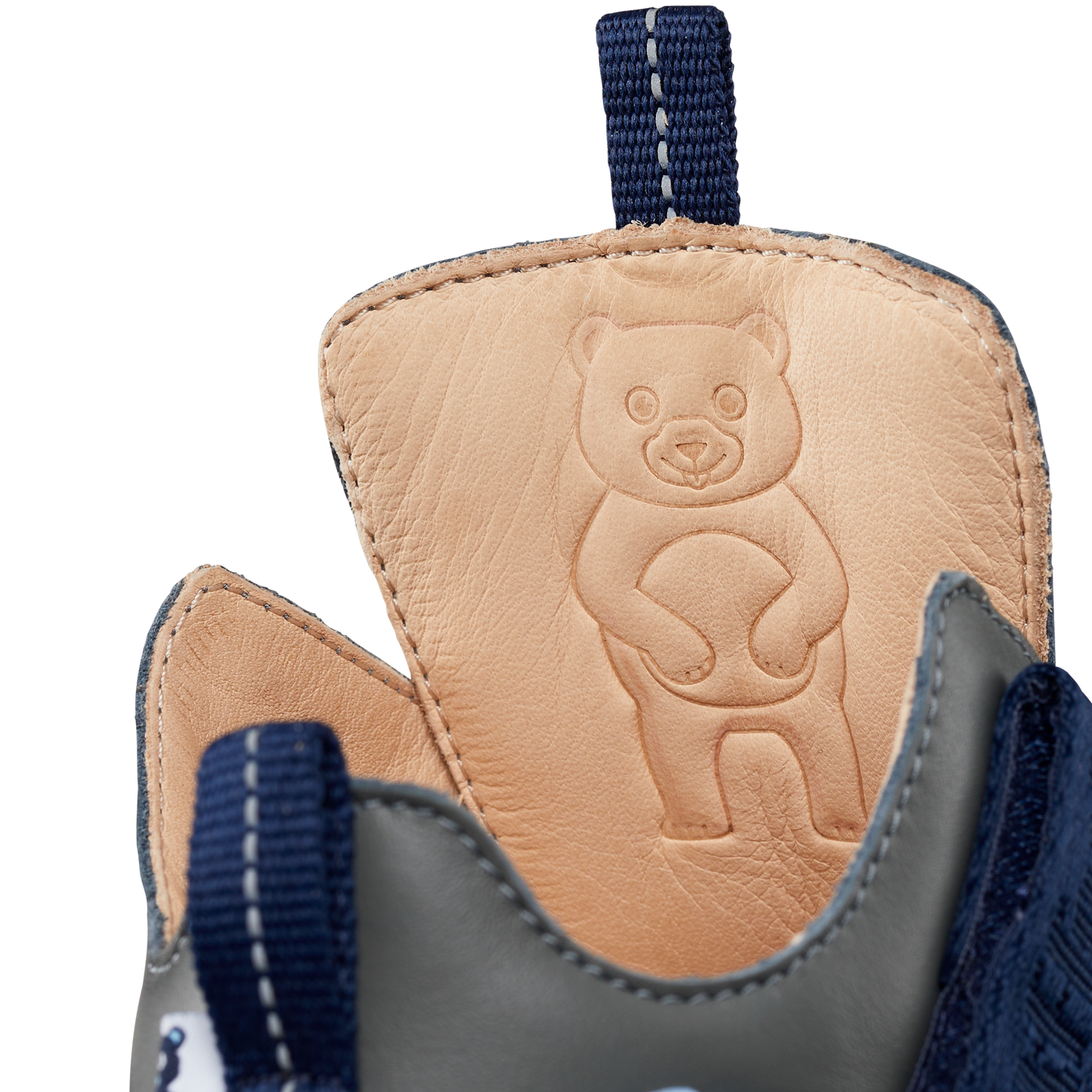 Affenzahn Leather Buddy barfods overgangssko til børn i farven bear / darker blue, detalje