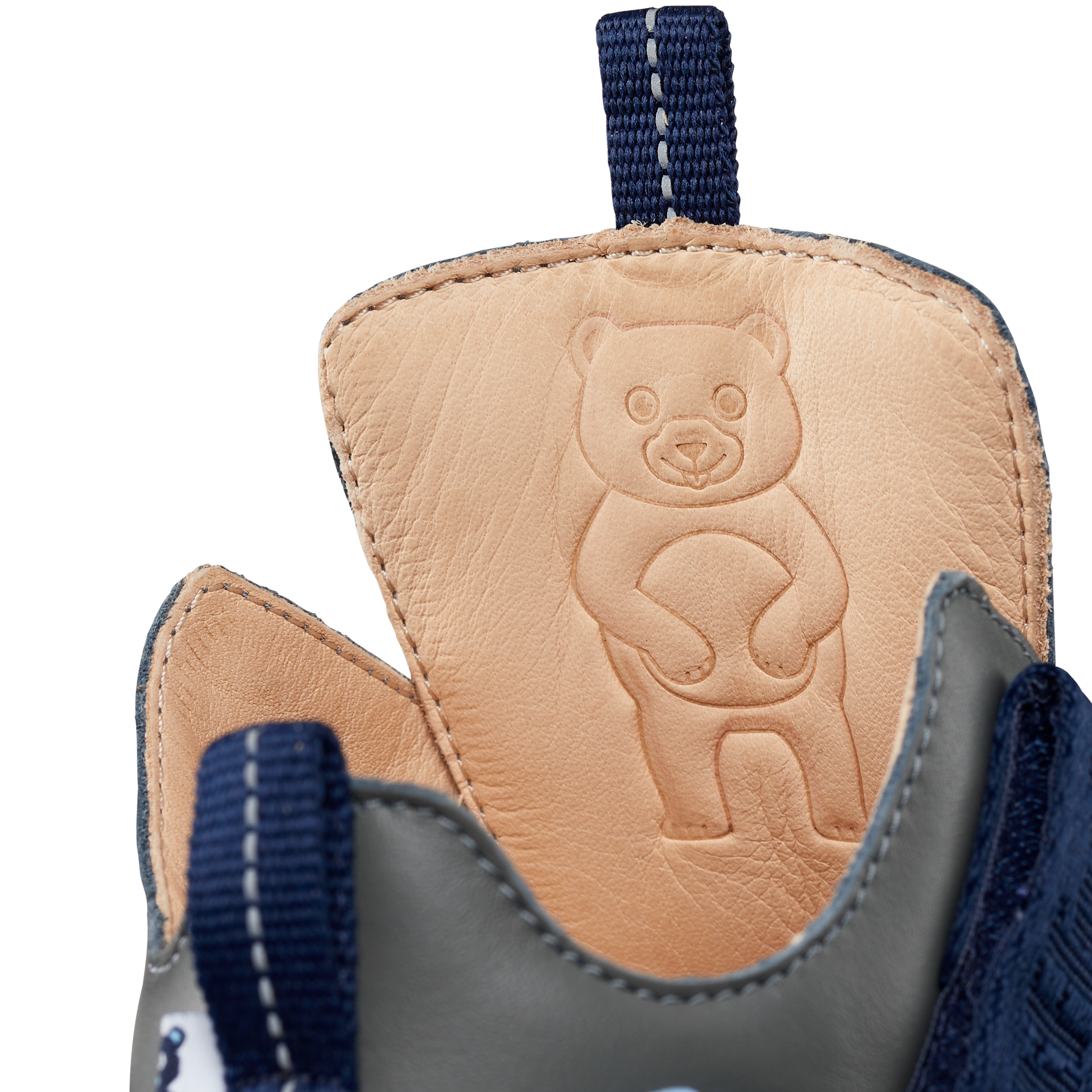 Affenzahn Leather Buddy barfods overgangssko til børn i farven bear / darker blue, detalje