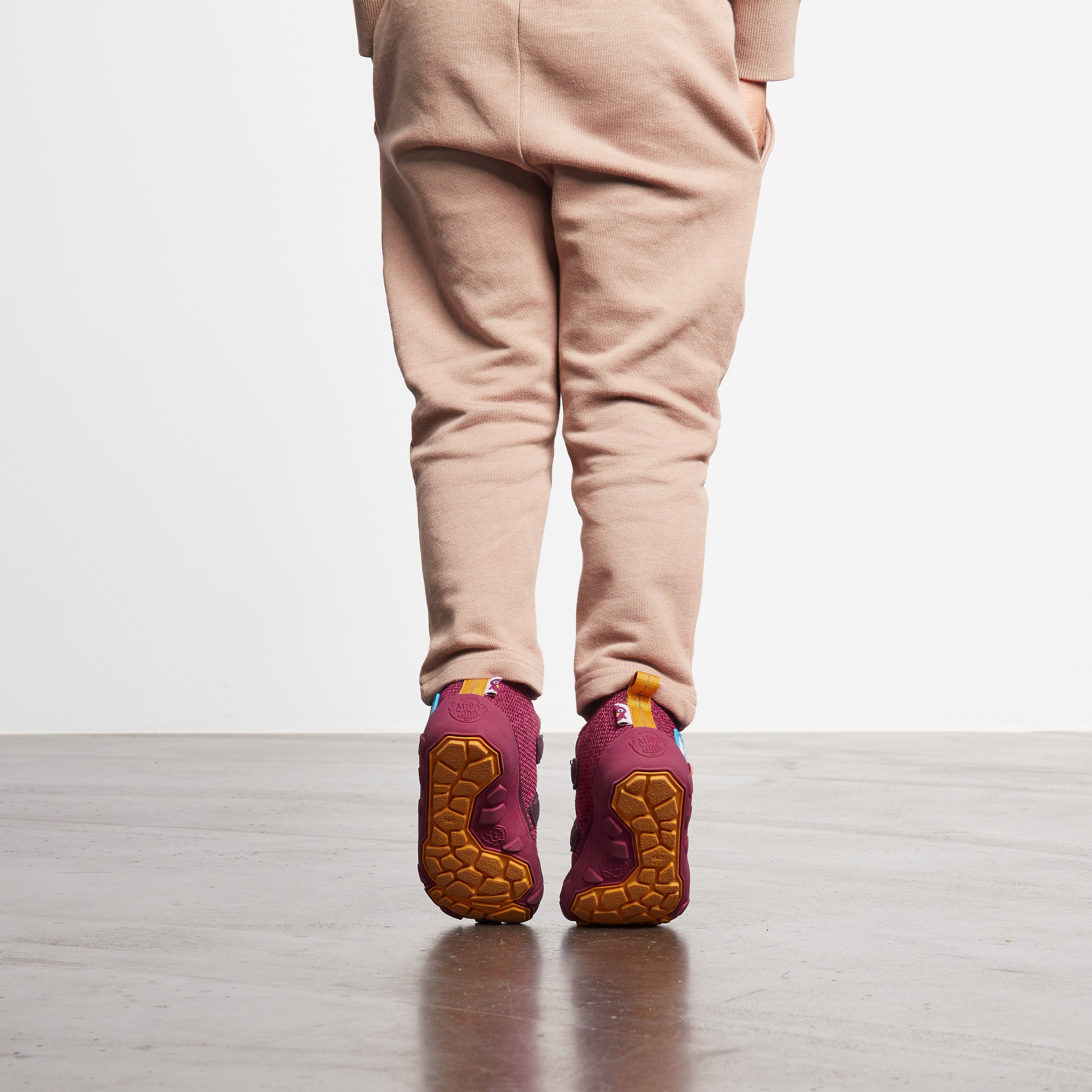 Affenzahn Low Boot Knit Happy barfods overgangssko til børn i farven bird, lifestyle