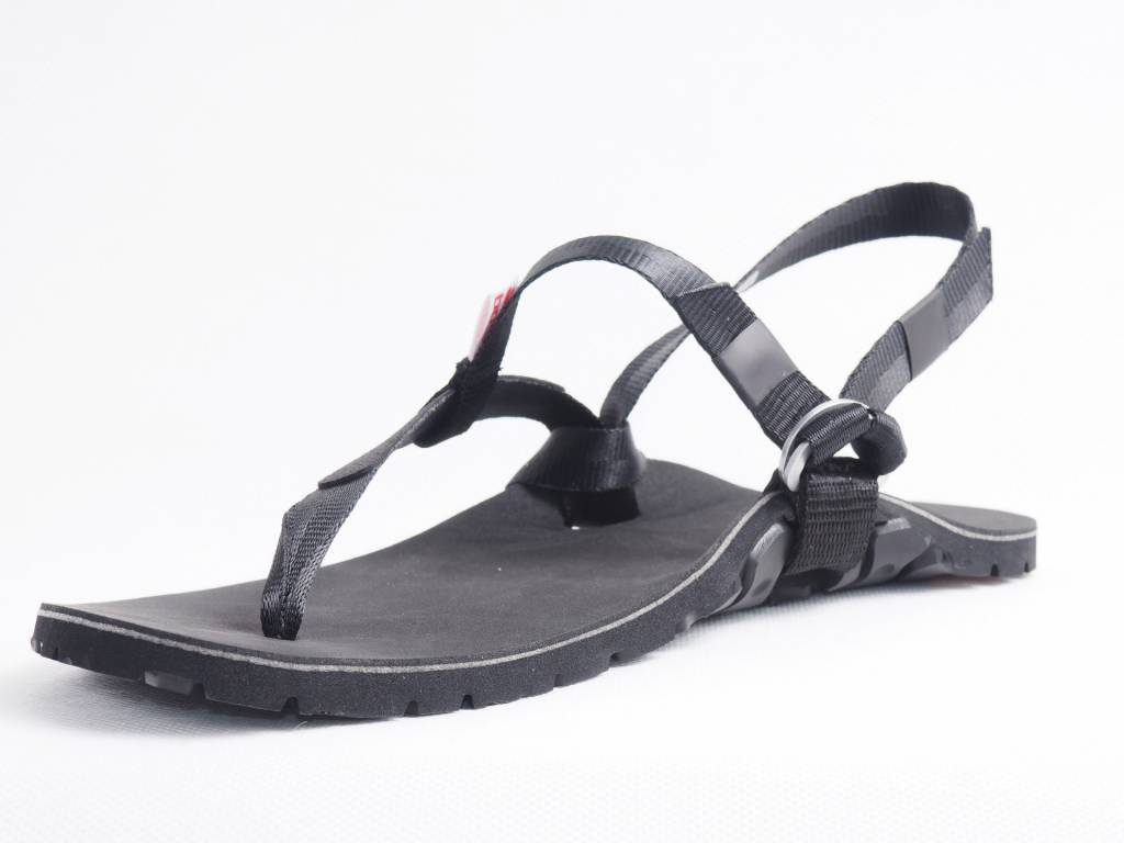 Bosky Light barfods lette sandaler til kvinder og mænd i farven black, vinklet