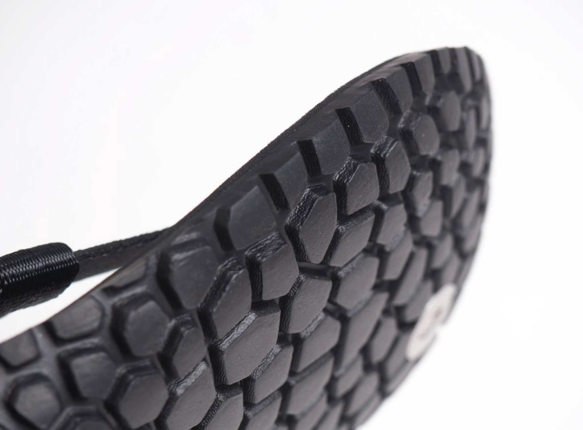 Bosky Enduro 2.0 Y Slim barfods sandaler til kvinder og mænd i farven black, bagfra