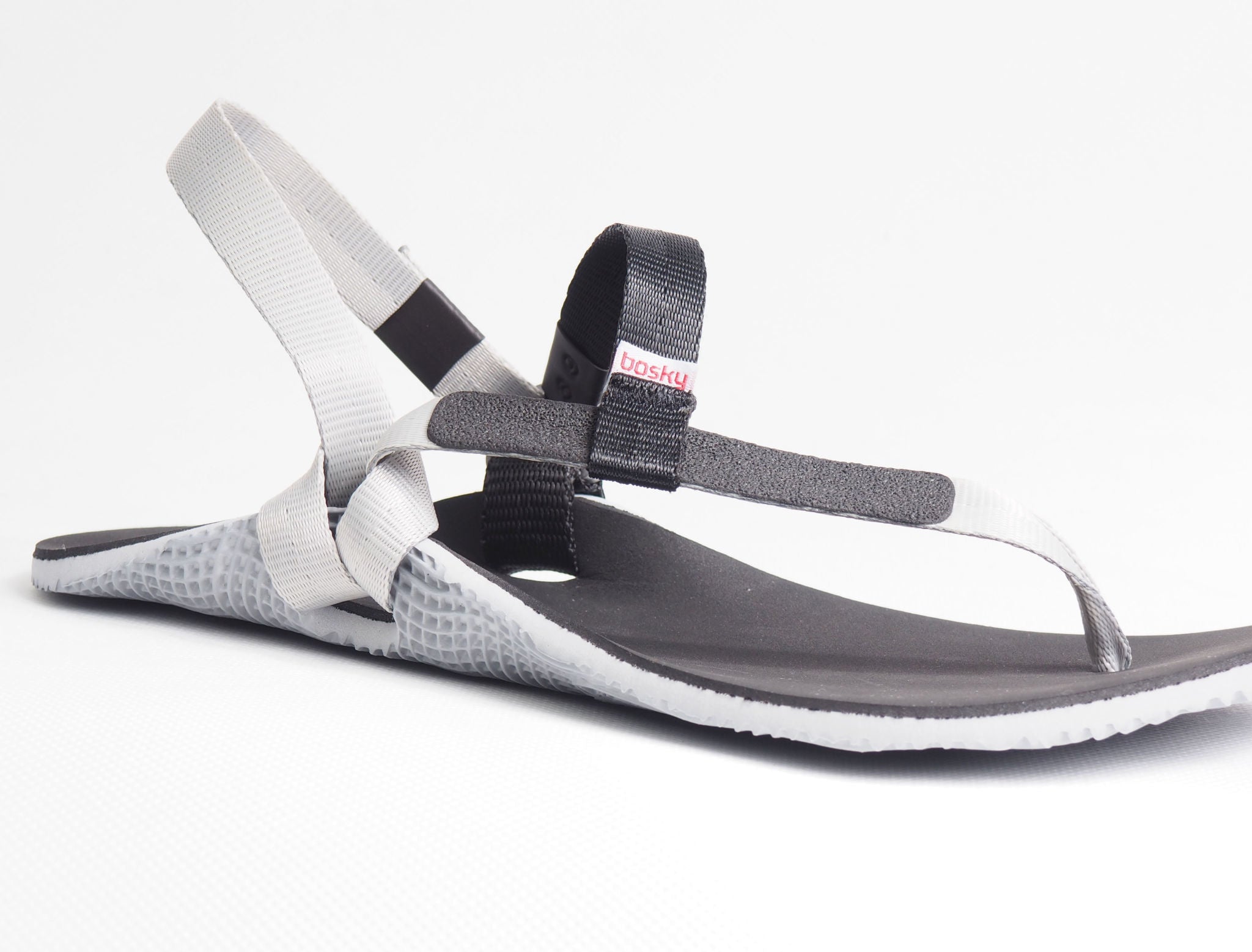 Bosky Superlight barfods sandaler til kvinder og mænd i farven grey, detalje