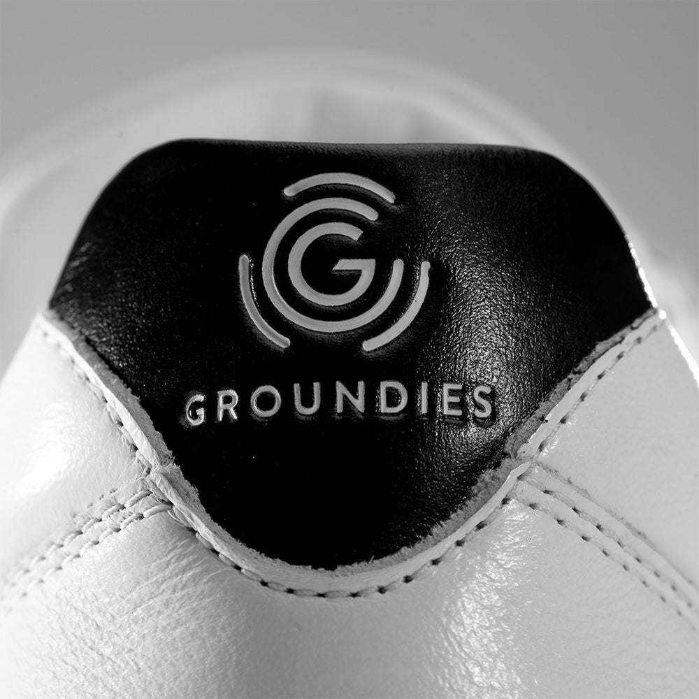 Groundies Universe Women barfods sneakers til kvinder i farven white, bagfra