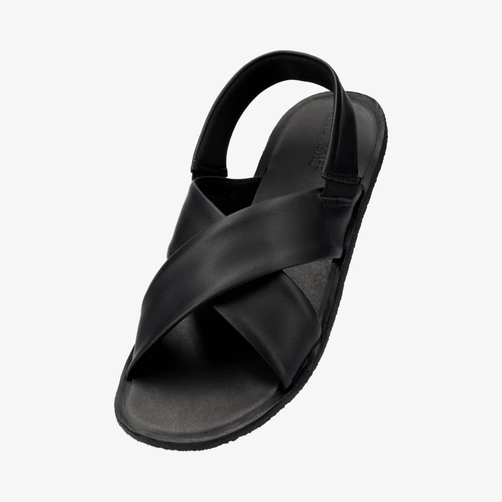 Groundies Verona Women barfods sandaler til kvinder i farven black, vinklet