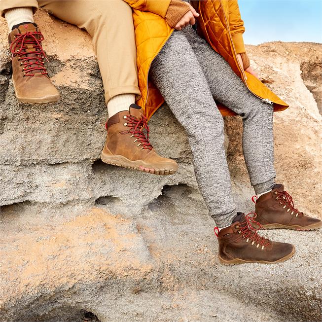 Vivobarefoot Tracker FG Womens barfods støvler til kvinder i farven brown, lifestyle