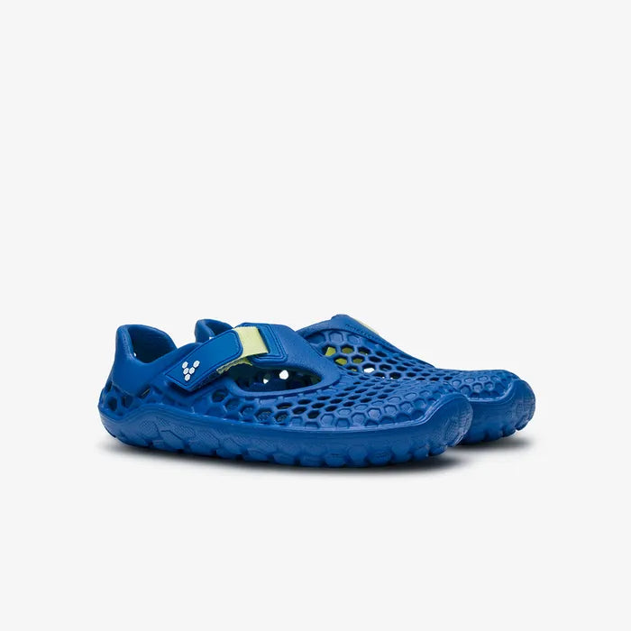 Vivobarefoot Ultra Bloom Kids barfods vandsko/sandaler til børn i farven amparo blue, par
