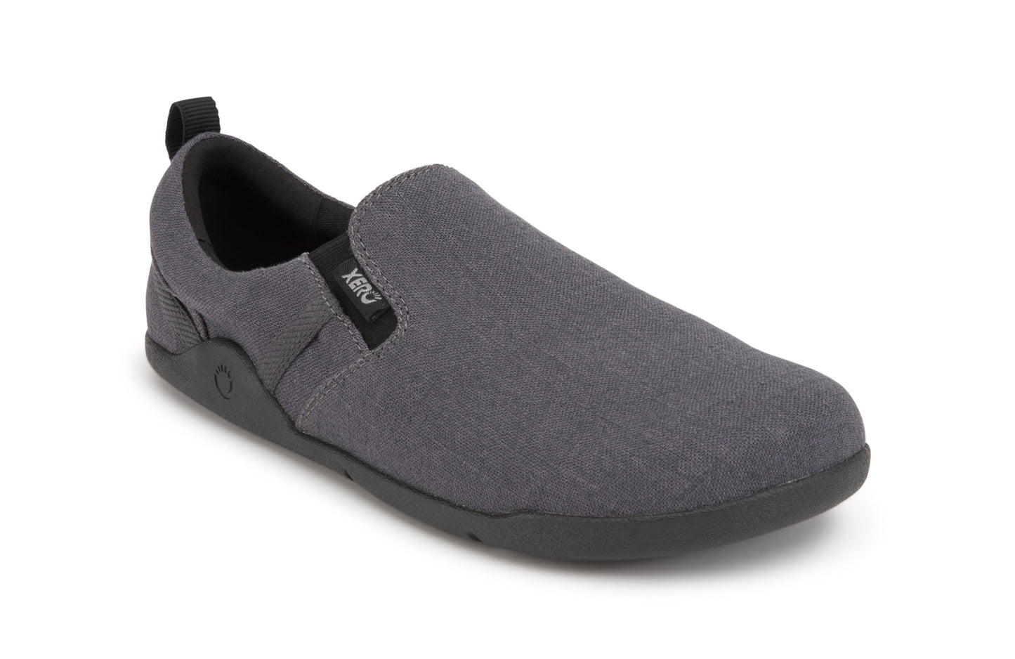 Xero Shoes Aptos Mens barfods slip-on til mænd i farven asphalt, vinklet