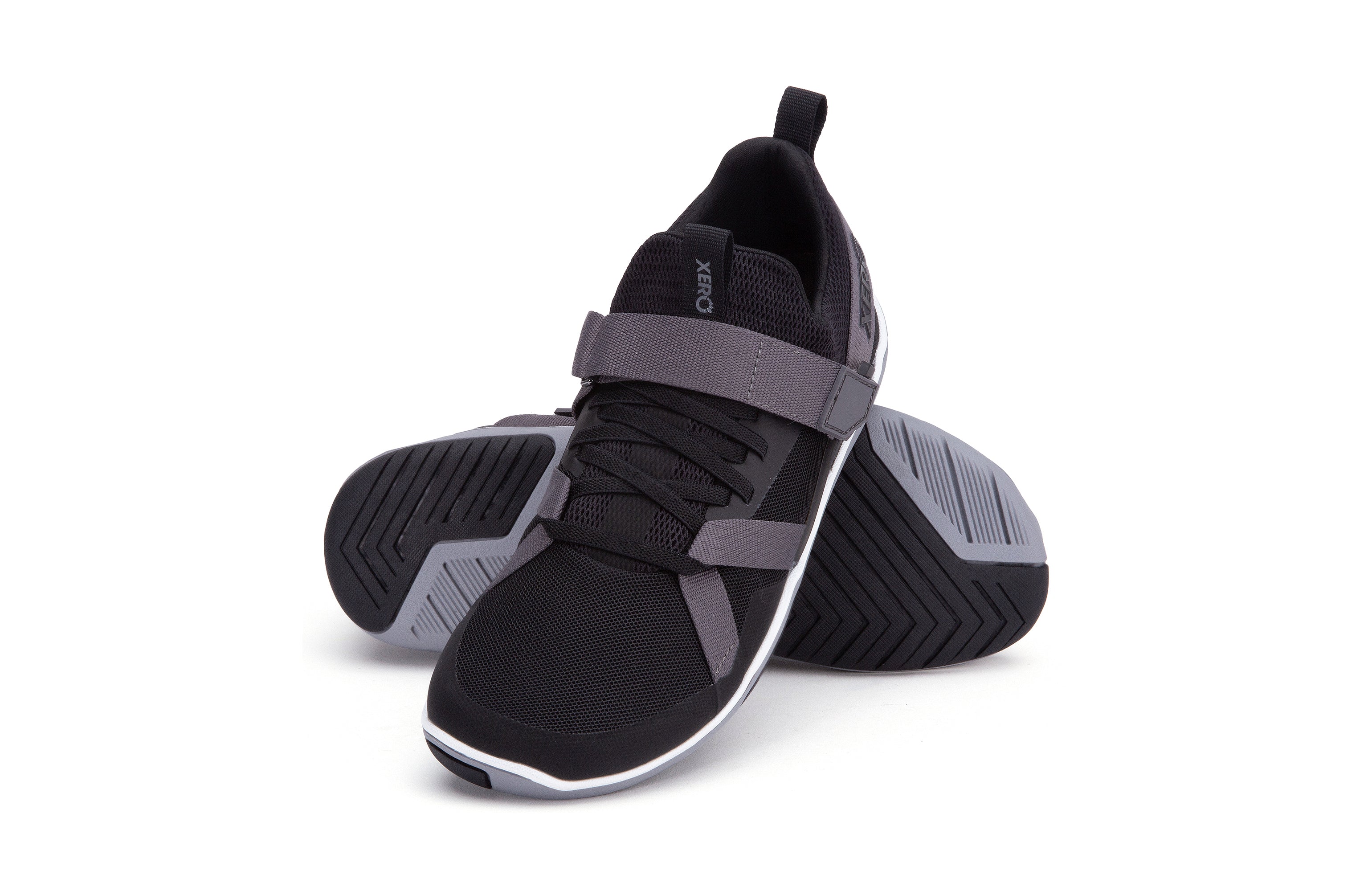 Xero Shoes Forza Trainer Womens barfods træningssko til kvinder i farven black, par