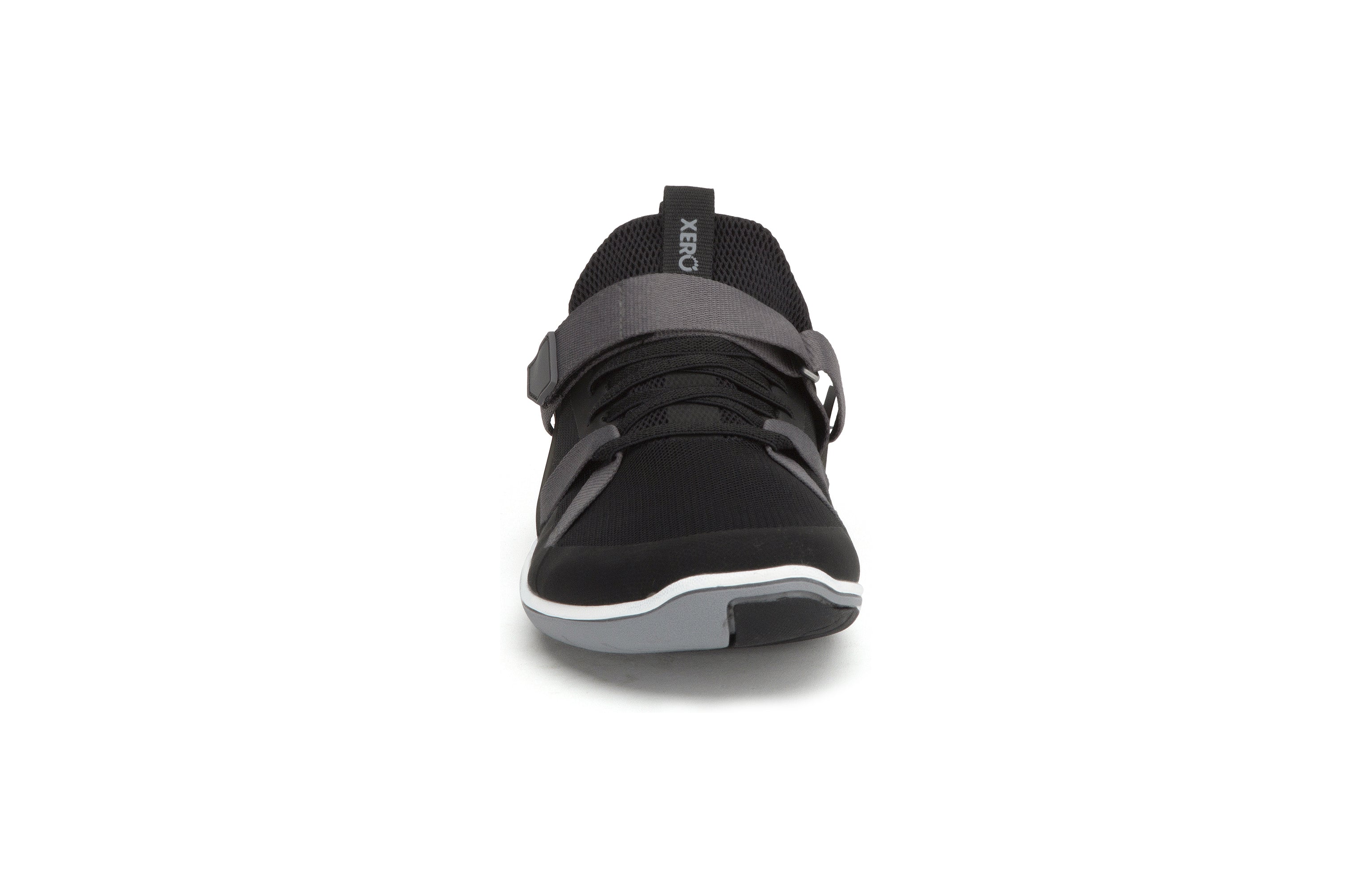 Xero Shoes Forza Trainer Womens barfods træningssko til kvinder i farven black, forfra