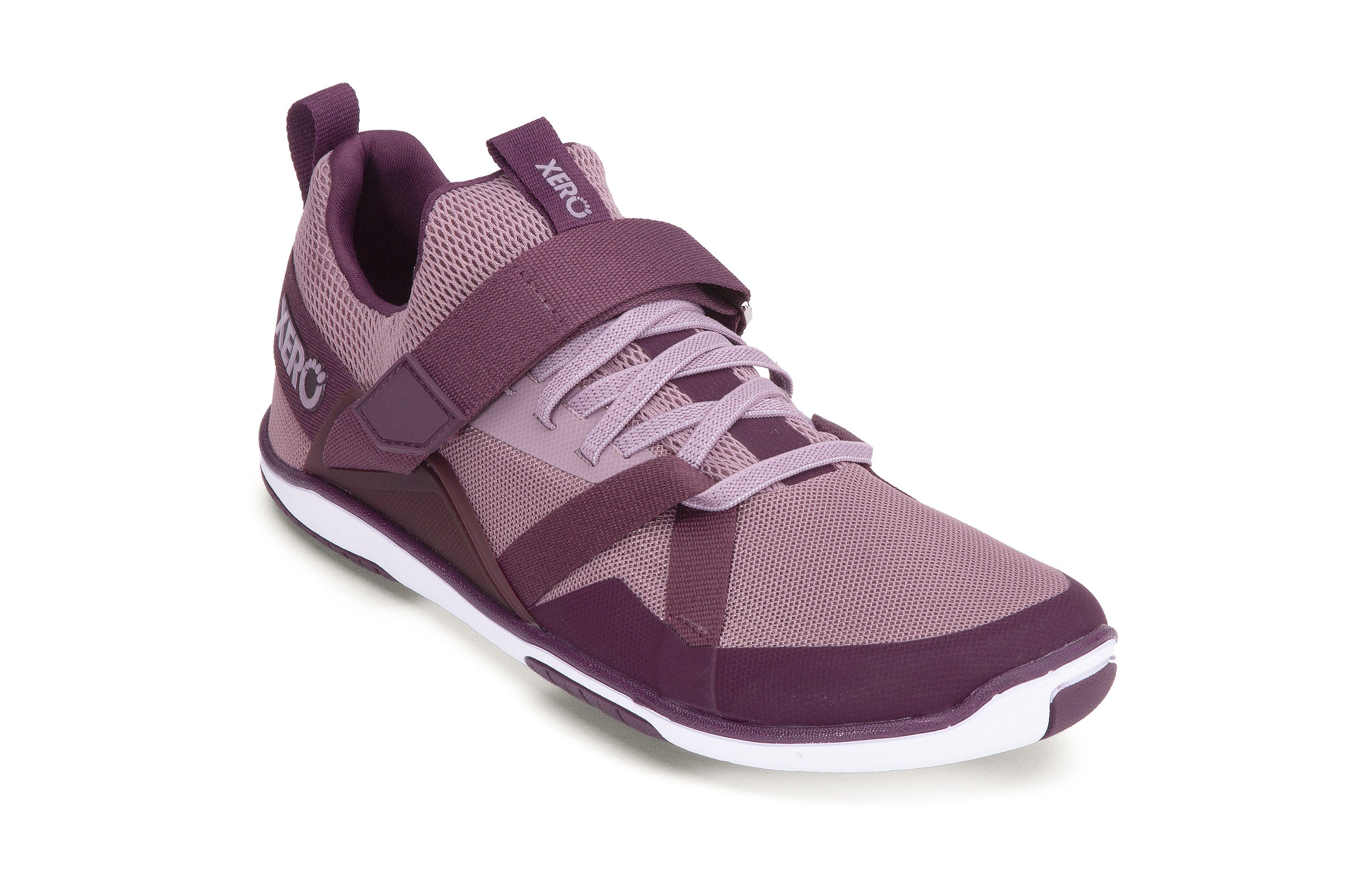Xero Shoes Forza Trainer Womens barfods træningssko til kvinder i farven elderberry / fig, vinklet