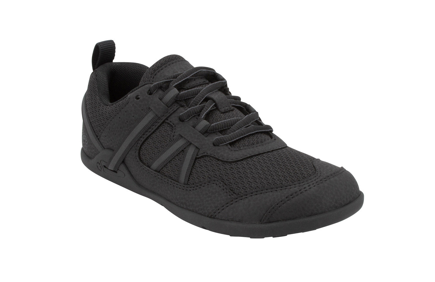 Xero Shoes Prio Kids barfods træningssko/sneakers til børn i farven black, vinklet