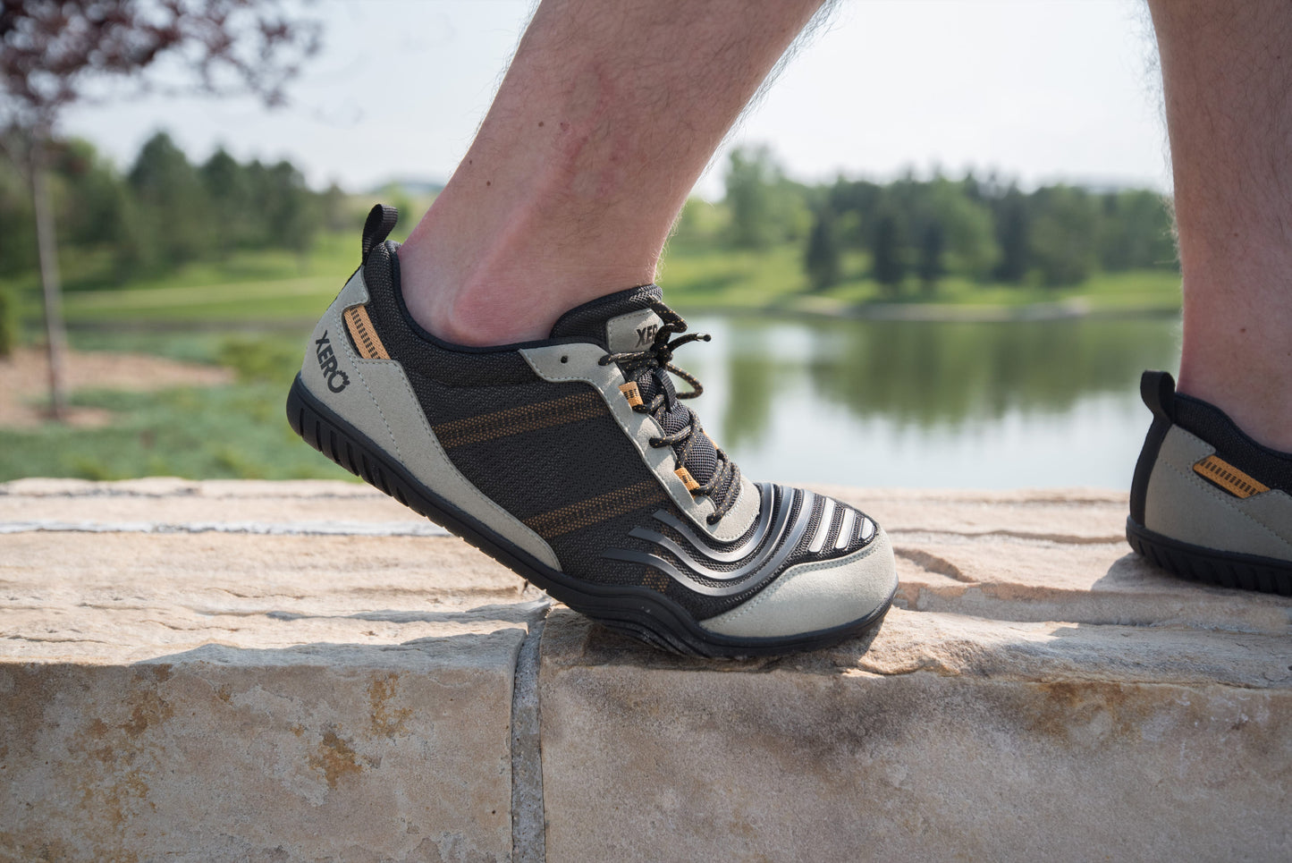 Xero Shoes 360° Mens barfods træningssko til mænd i farven olive gray, lifestyle