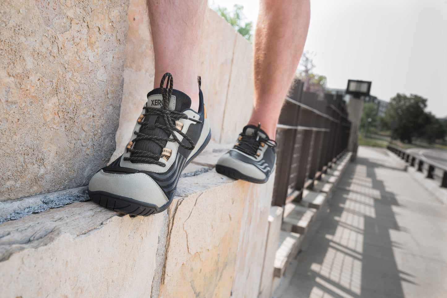 Xero Shoes 360° Mens barfods træningssko til mænd i farven olive gray, lifestyle